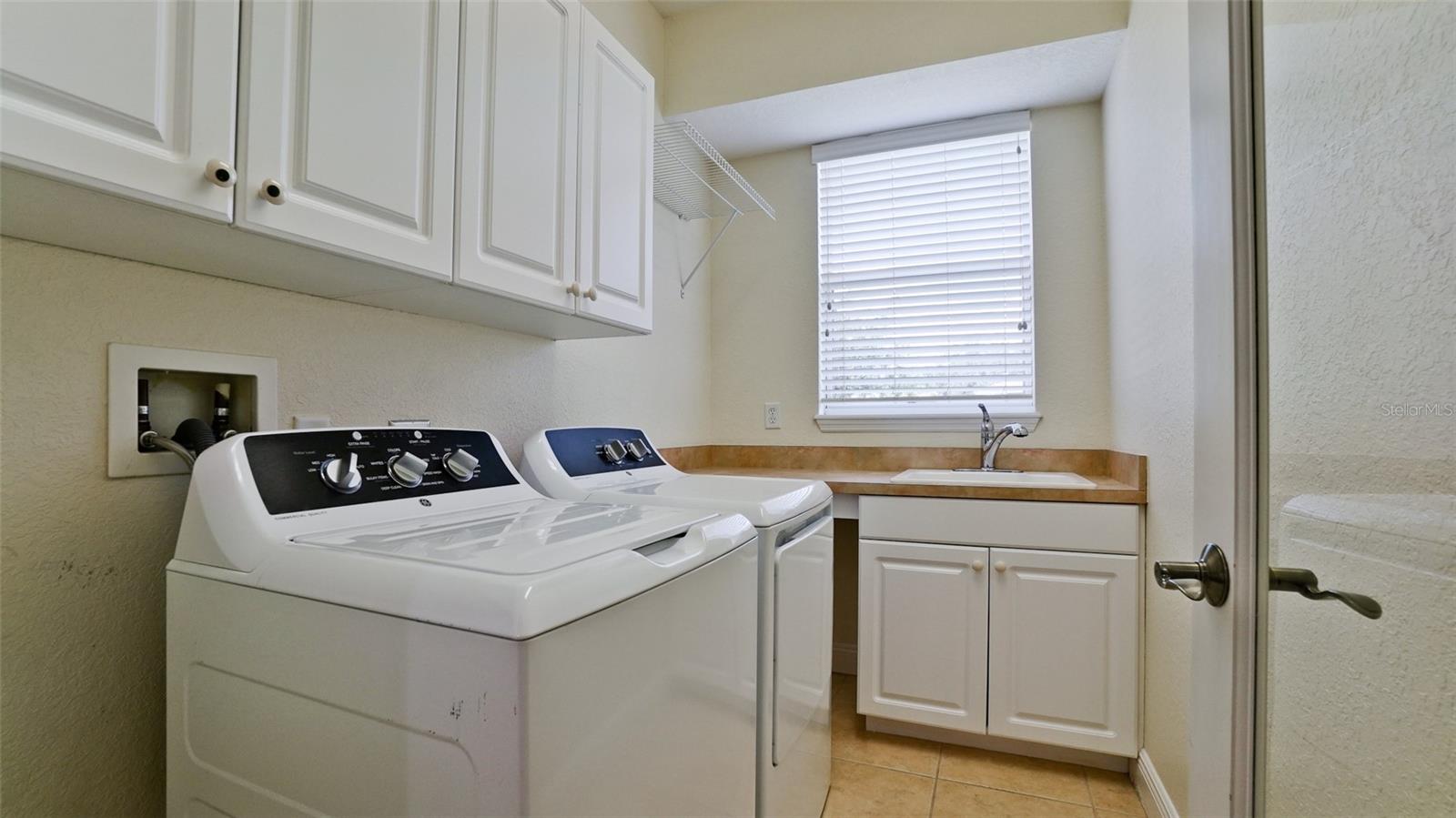 ANCIENT OAKS UNIT ONE - Residential