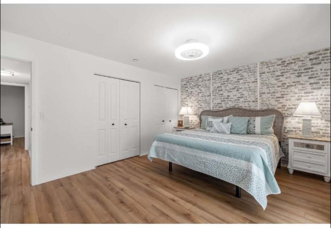 DOUGLAS ARMS - Residential