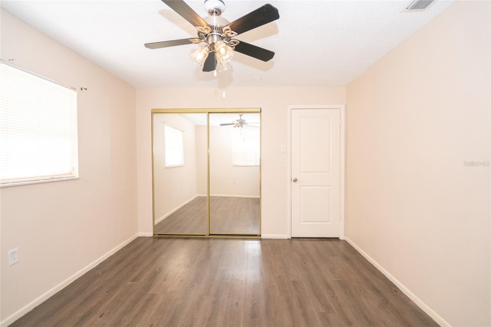 THE LAKES - Residential