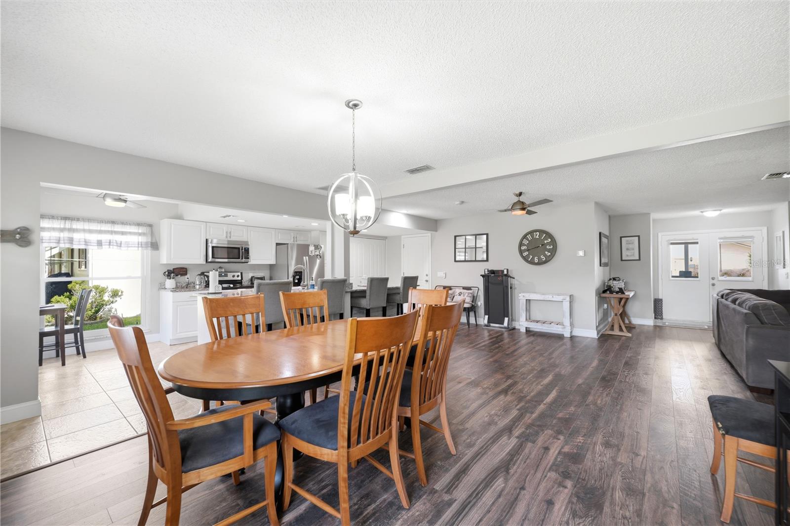 HERITAGE LAKE - Residential