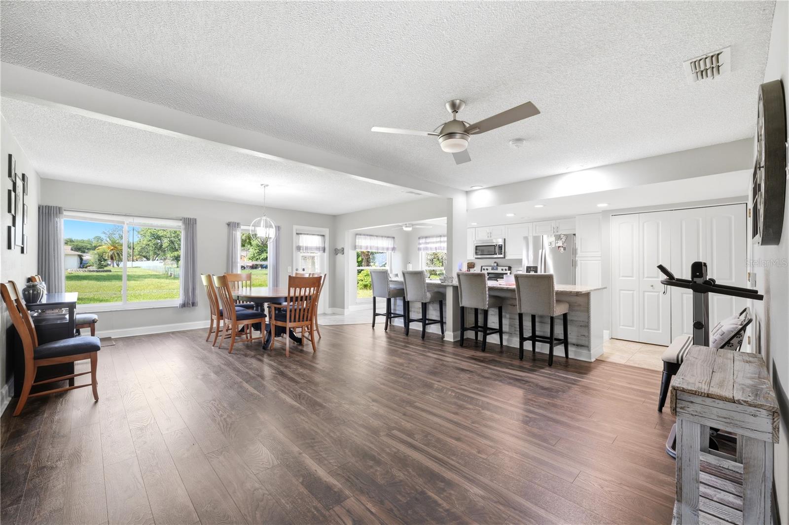 HERITAGE LAKE - Residential