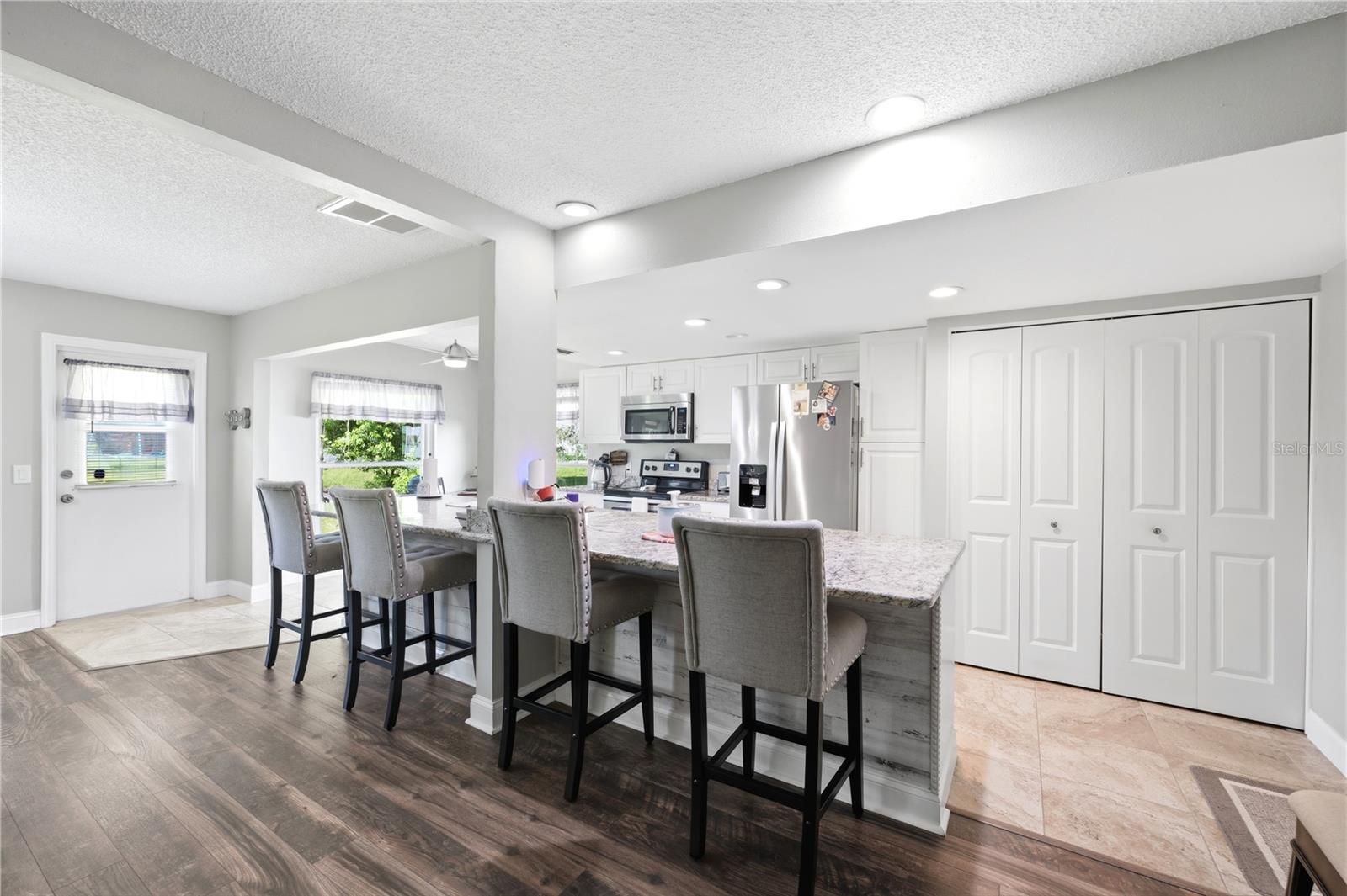 HERITAGE LAKE - Residential