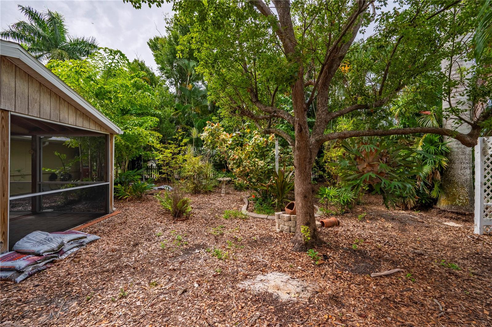 HATCHS SUB - Residential