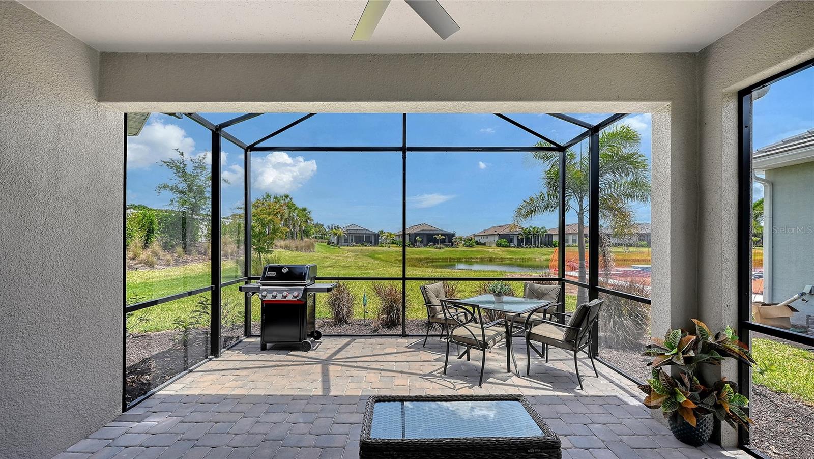 AZARIO ESPLANADE PH V - Residential