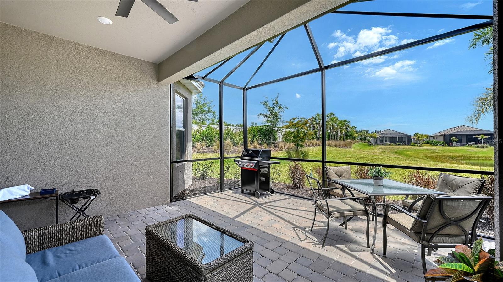 AZARIO ESPLANADE PH V - Residential