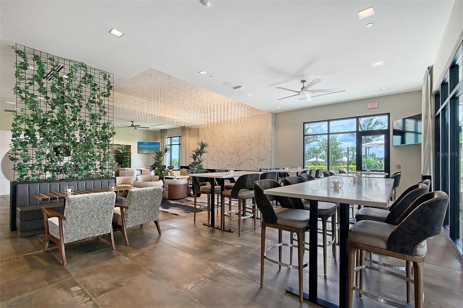 AZARIO ESPLANADE PH V - Residential