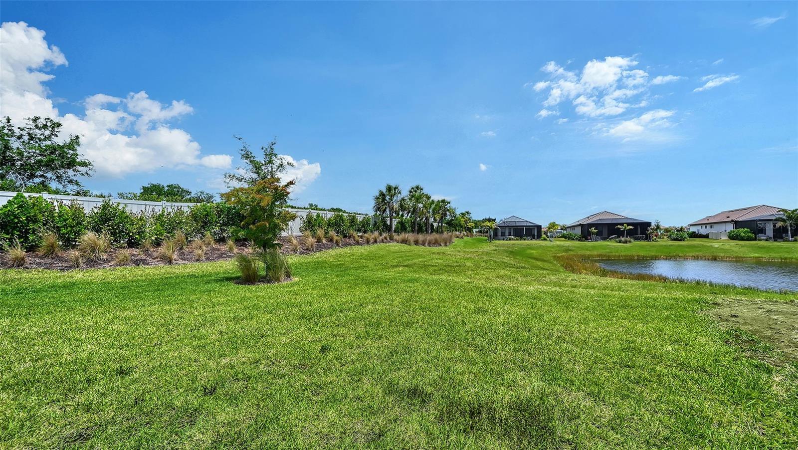 AZARIO ESPLANADE PH V - Residential