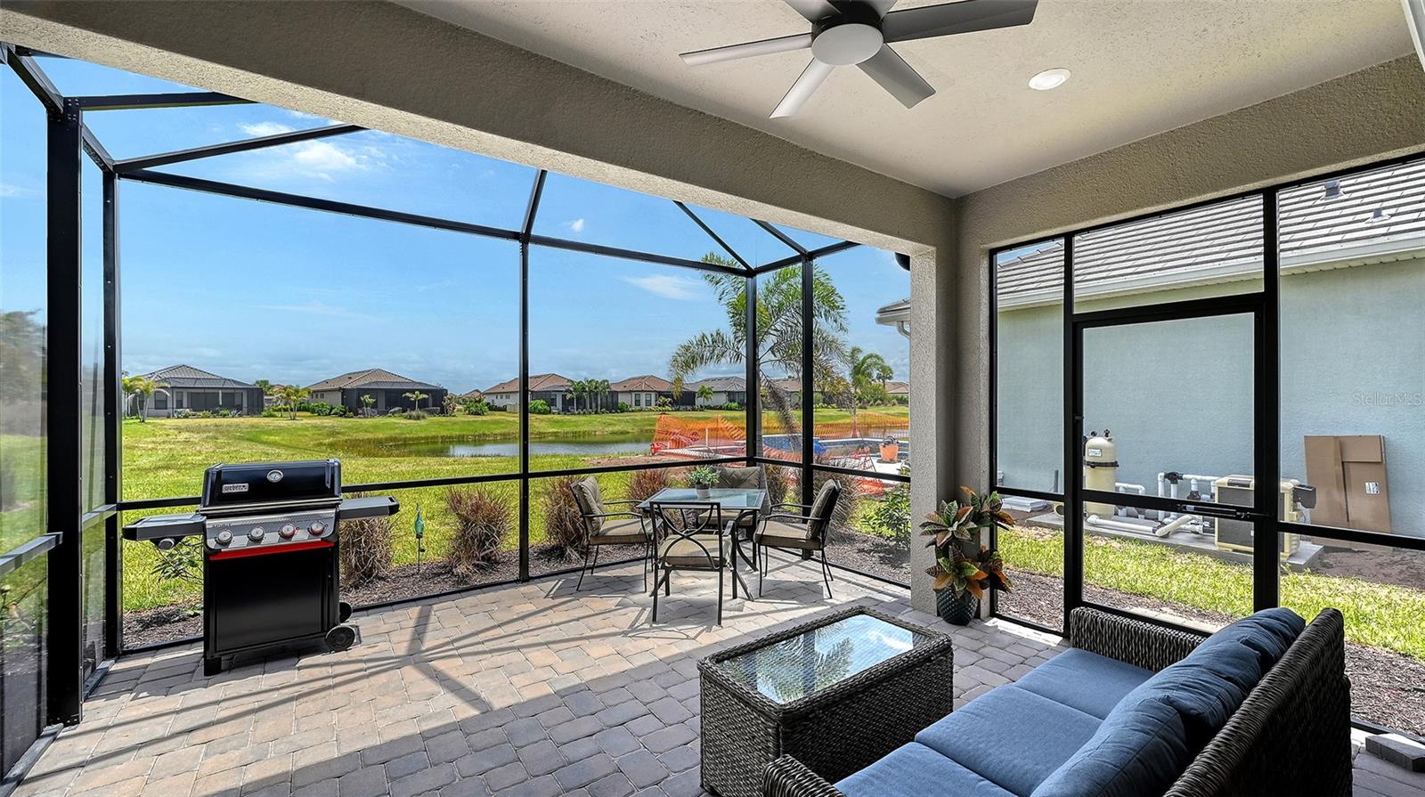 AZARIO ESPLANADE PH V - Residential