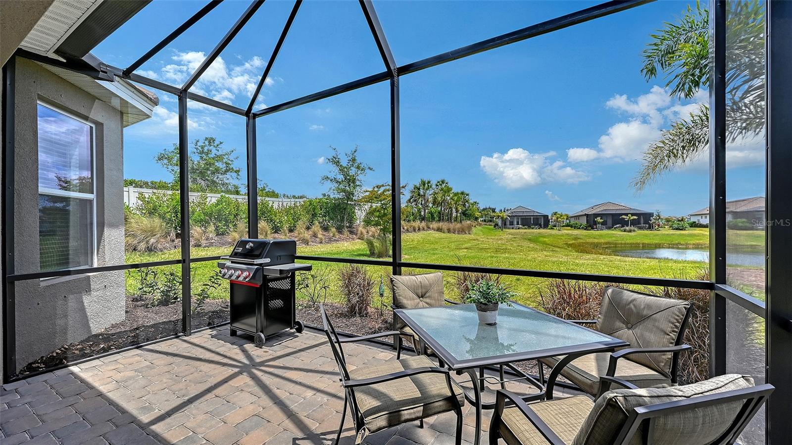 AZARIO ESPLANADE PH V - Residential