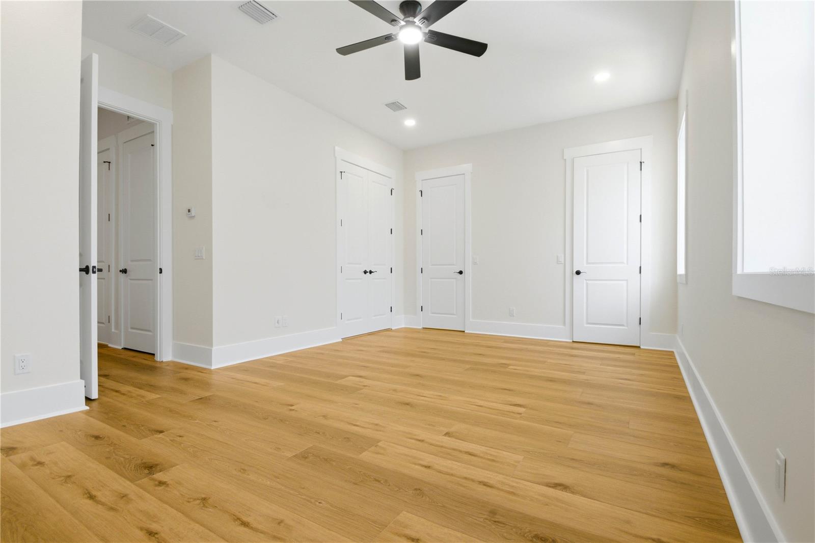 MIRA VISTA TWNHMS PH II - Residential