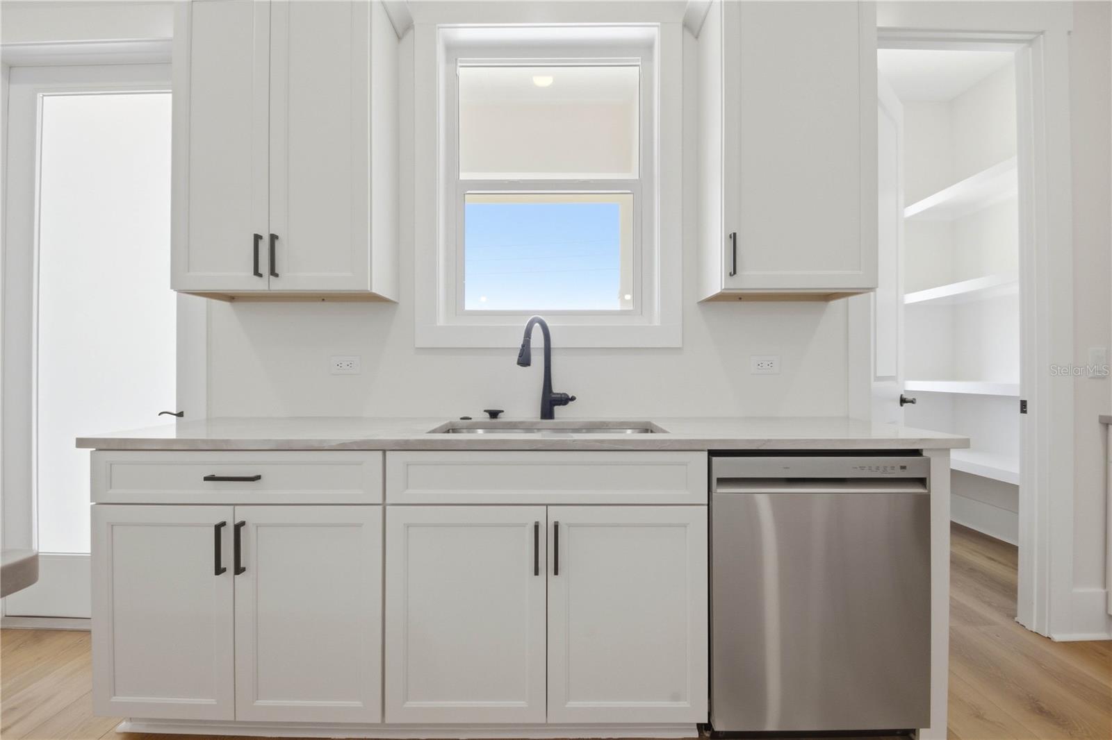 MIRA VISTA TWNHMS PH II - Residential