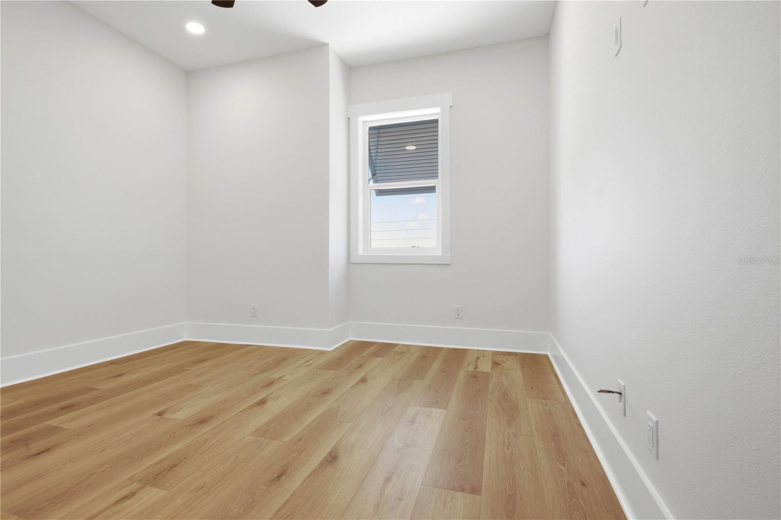 MIRA VISTA TWNHMS PH II - Residential