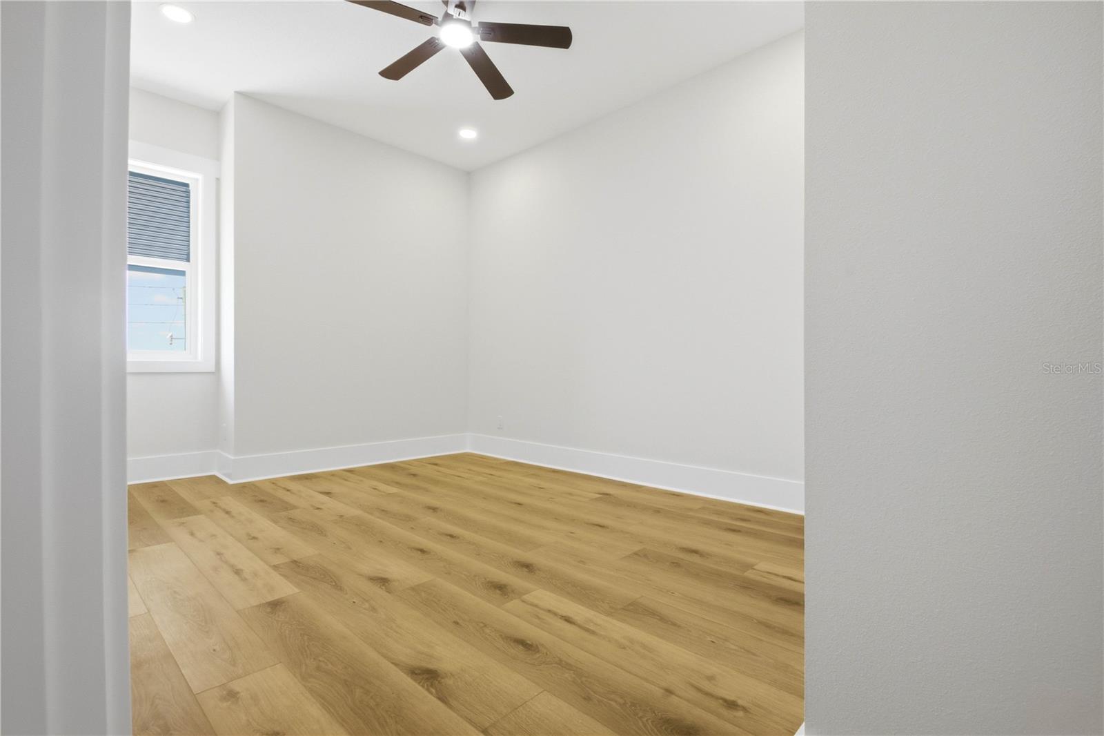 MIRA VISTA TWNHMS PH II - Residential