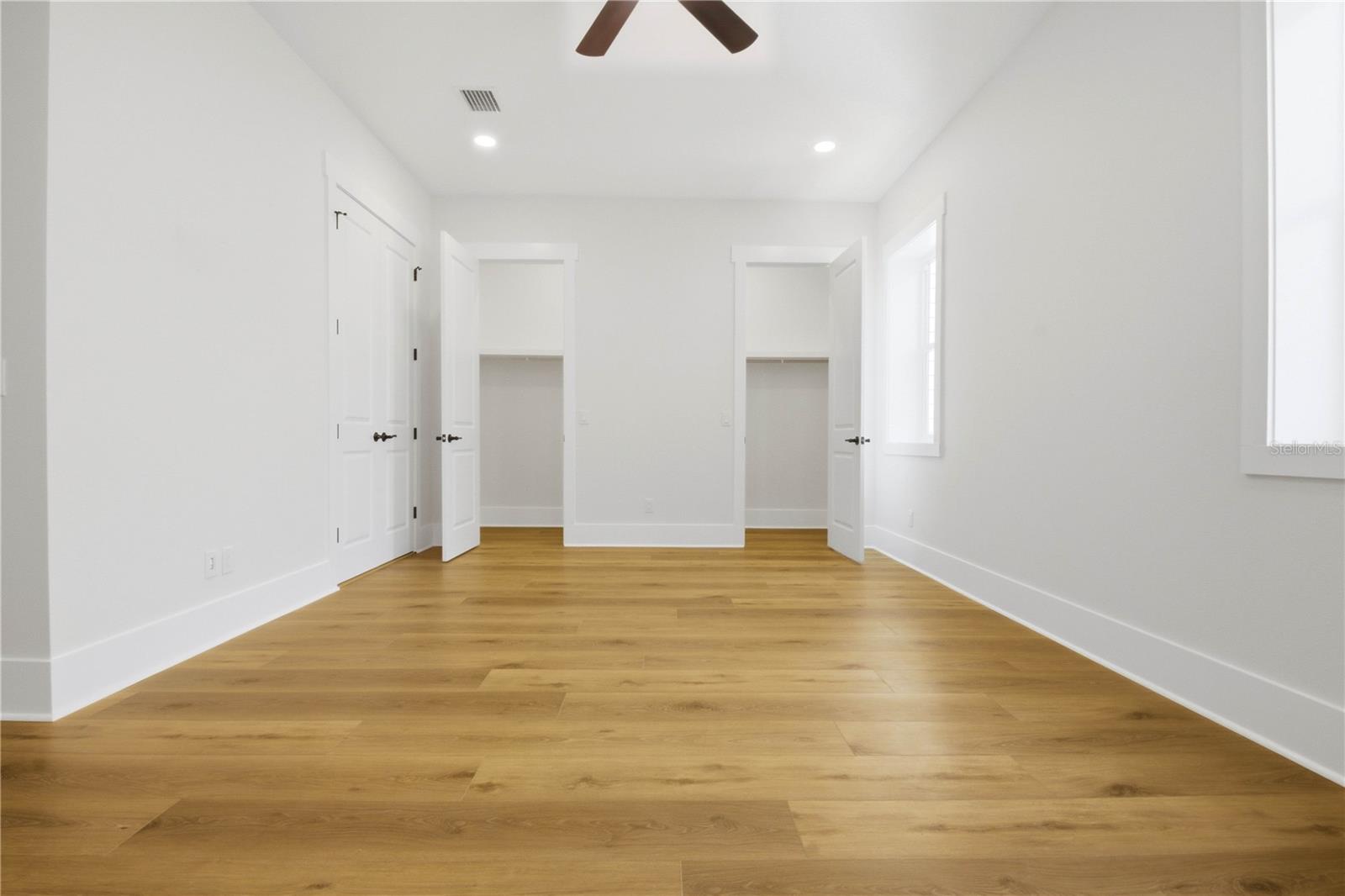 MIRA VISTA TWNHMS PH II - Residential