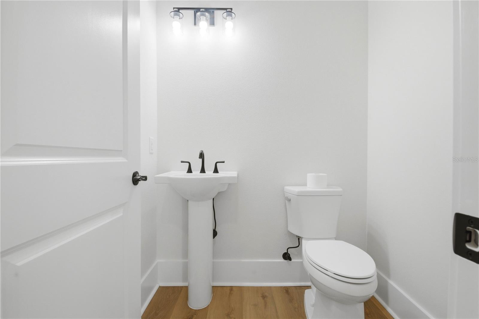 MIRA VISTA TWNHMS PH II - Residential
