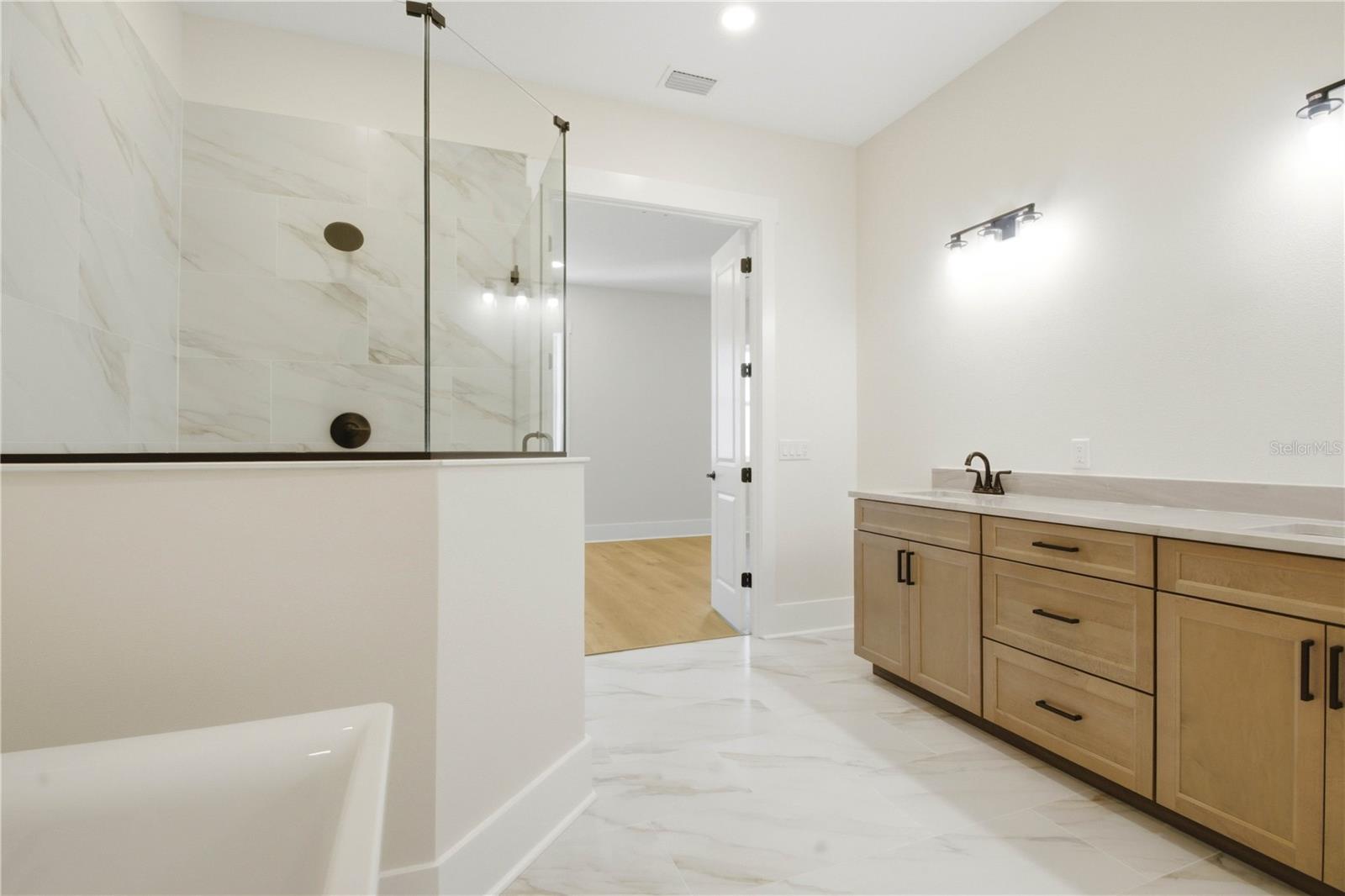 MIRA VISTA TWNHMS PH II - Residential