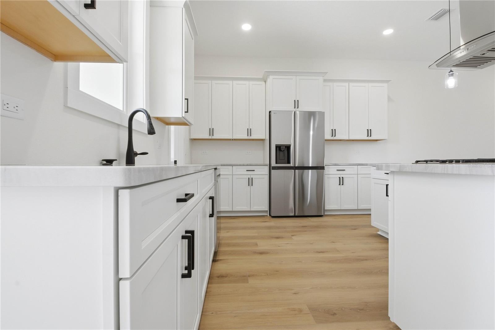 MIRA VISTA TWNHMS PH II - Residential