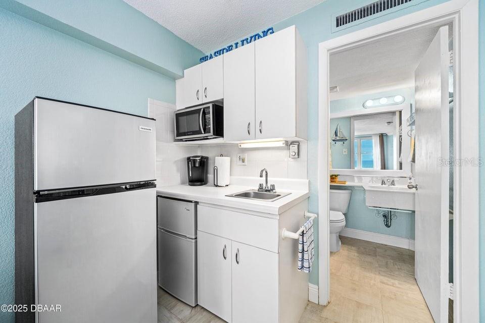 HAWAIIAN INN LC - Residential