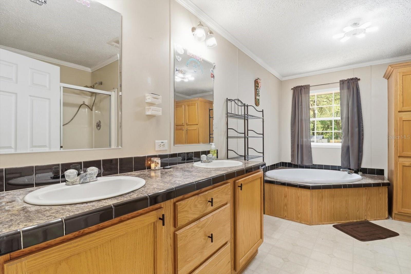 CRYSTAL MANOR UNIT 01 - Residential