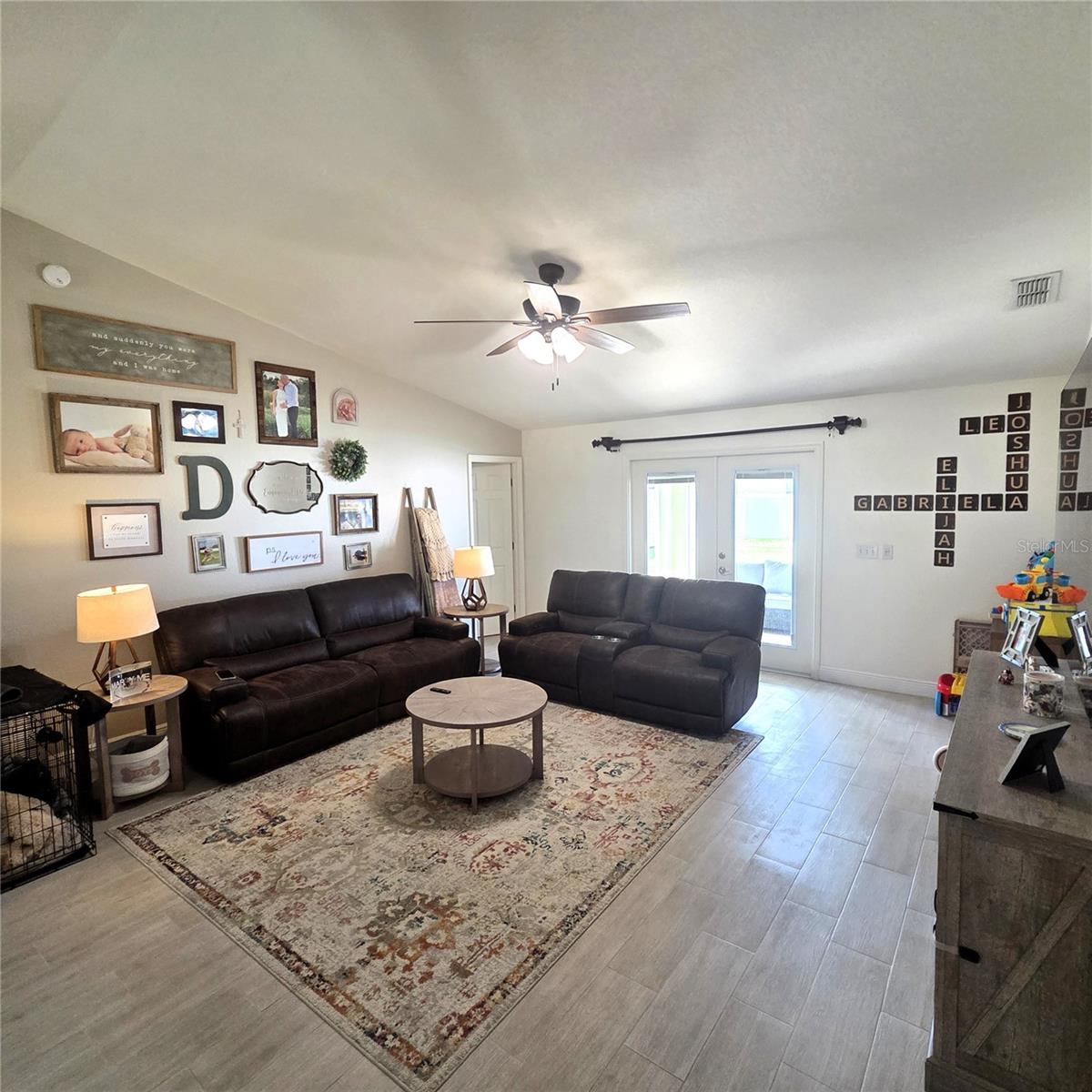 WIND MEADOWS - Residential