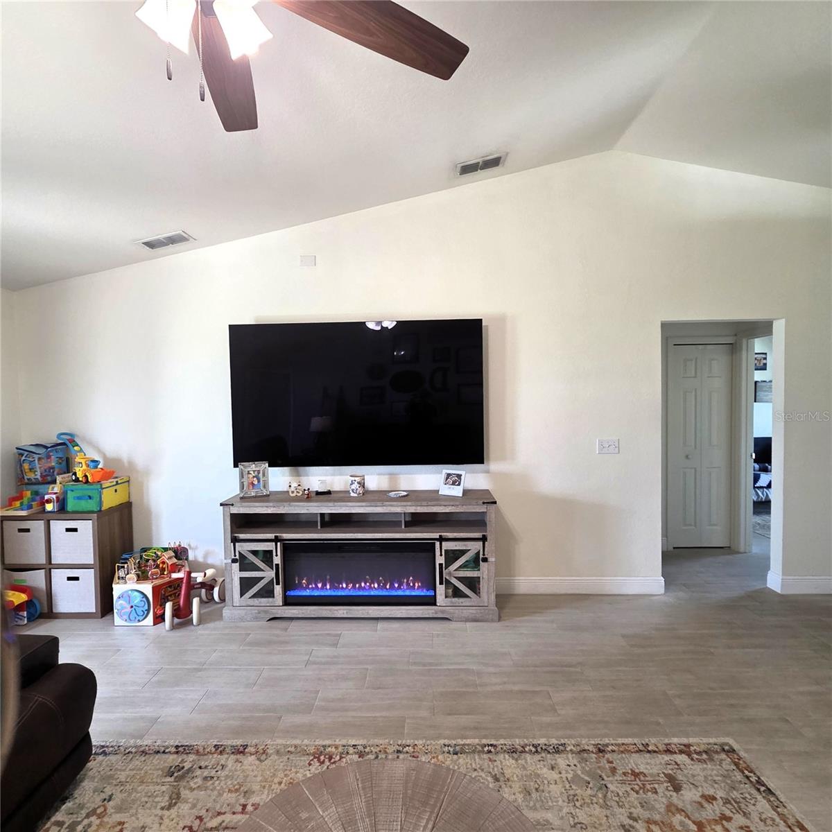 WIND MEADOWS - Residential