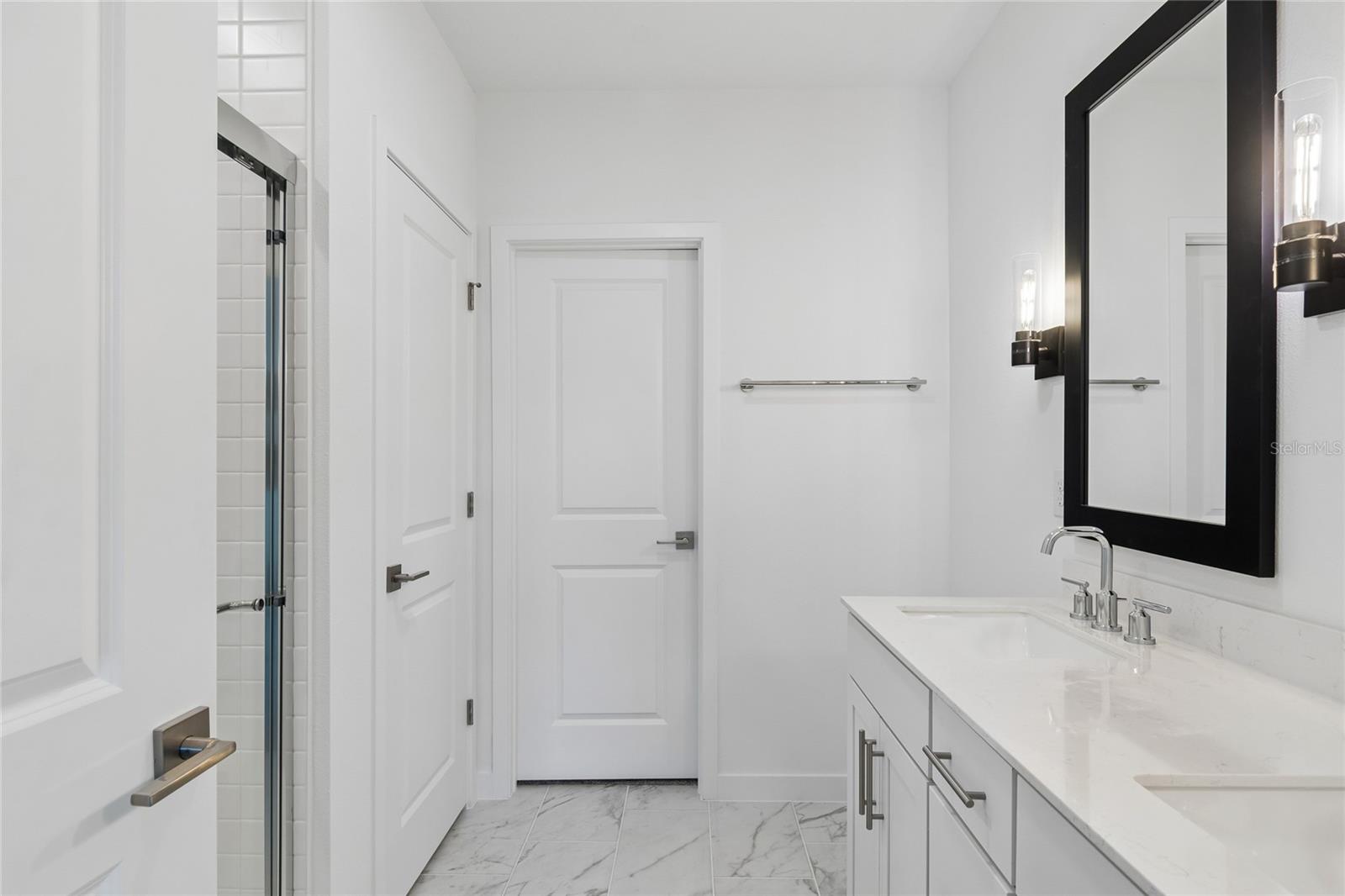 ASPIRE AT GLEN AIRE - Residential