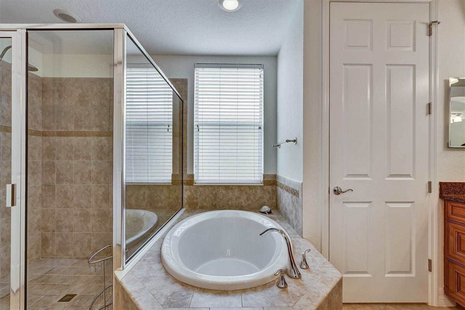RIVER STRAND GOLF & COUNTRY CLUB - Residential