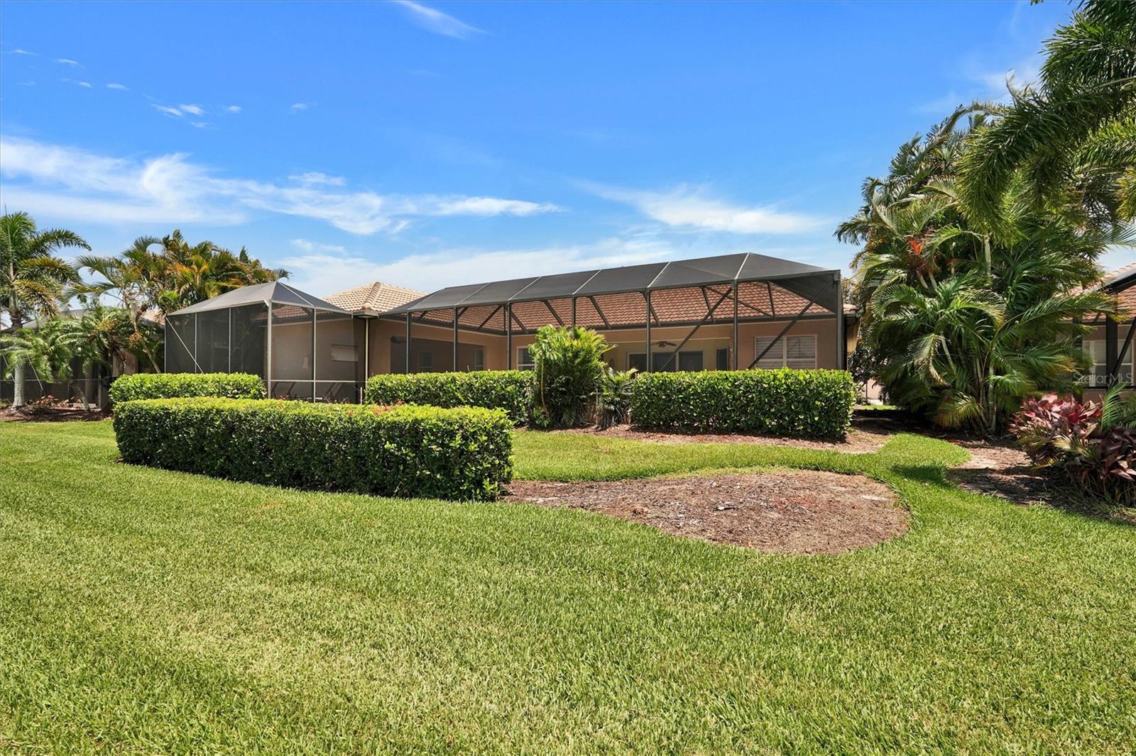 RIVER STRAND GOLF & COUNTRY CLUB - Residential