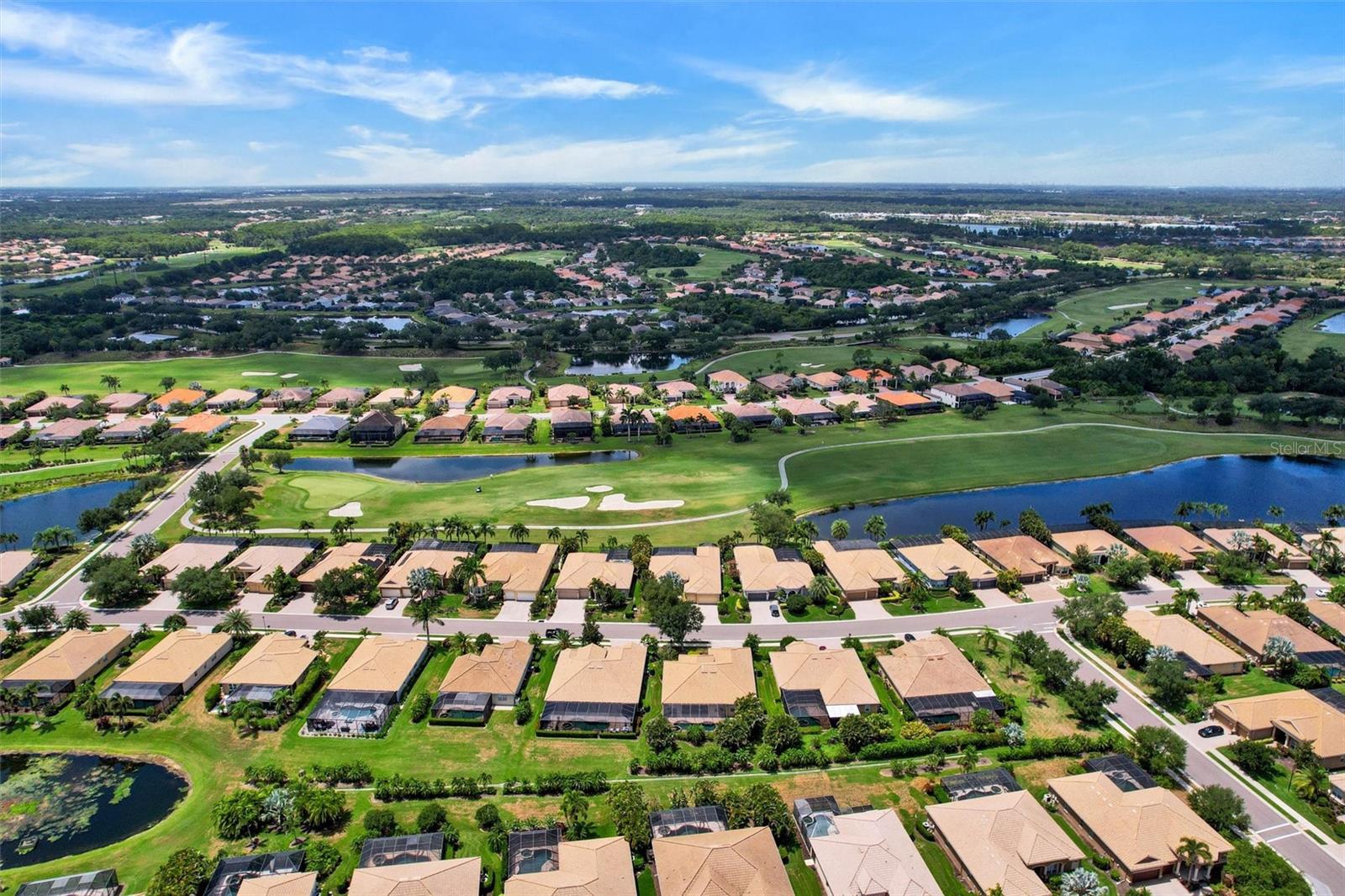 RIVER STRAND GOLF & COUNTRY CLUB - Residential