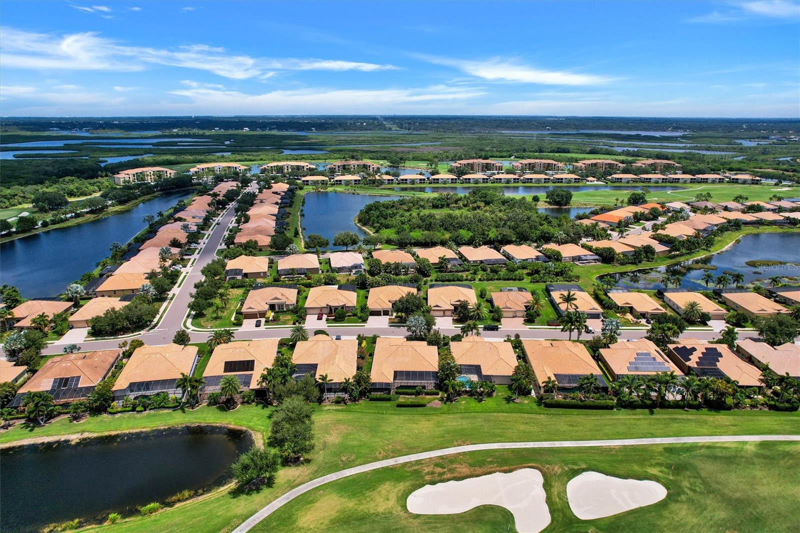 RIVER STRAND GOLF & COUNTRY CLUB - Residential