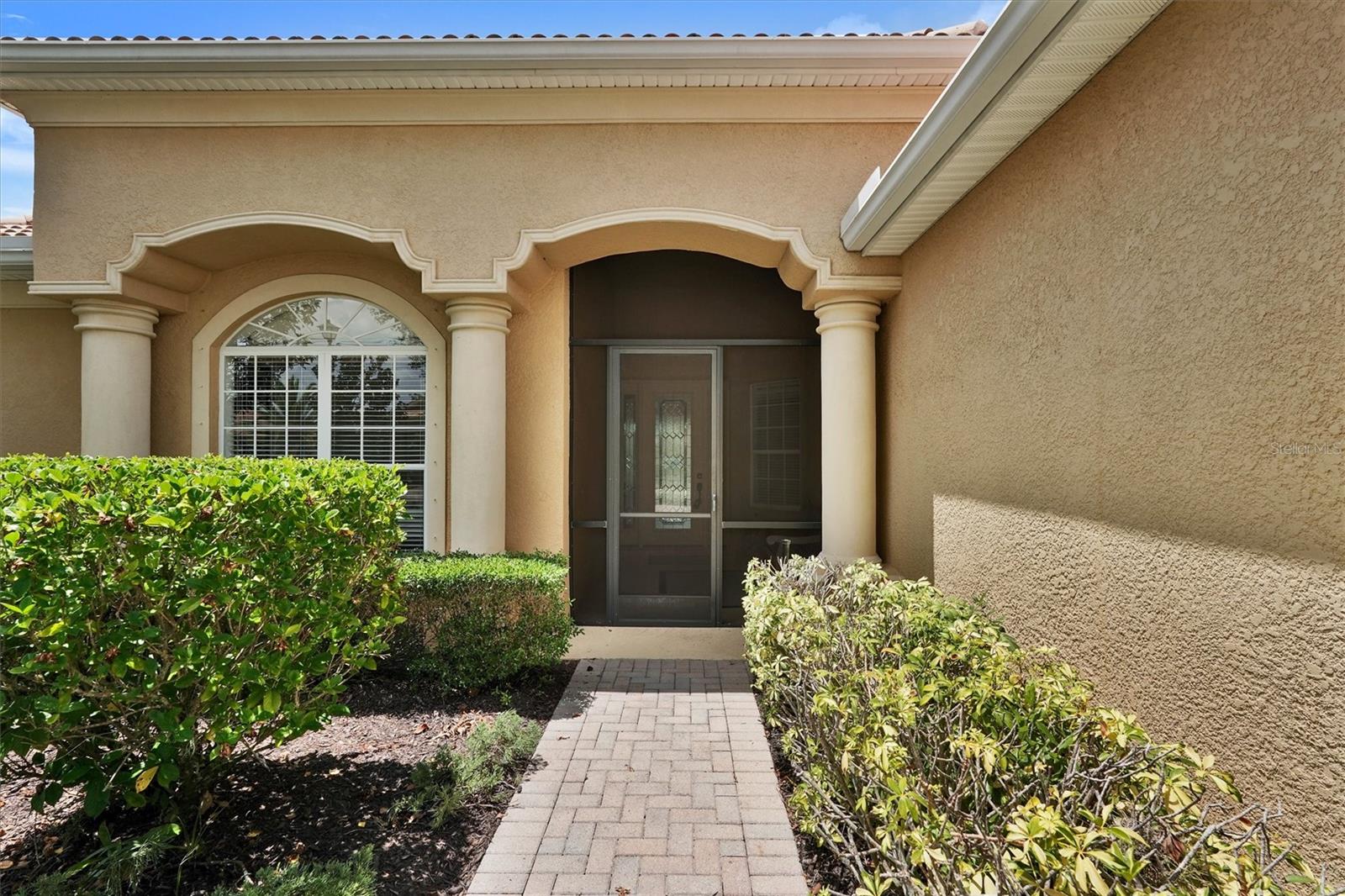 RIVER STRAND GOLF & COUNTRY CLUB - Residential