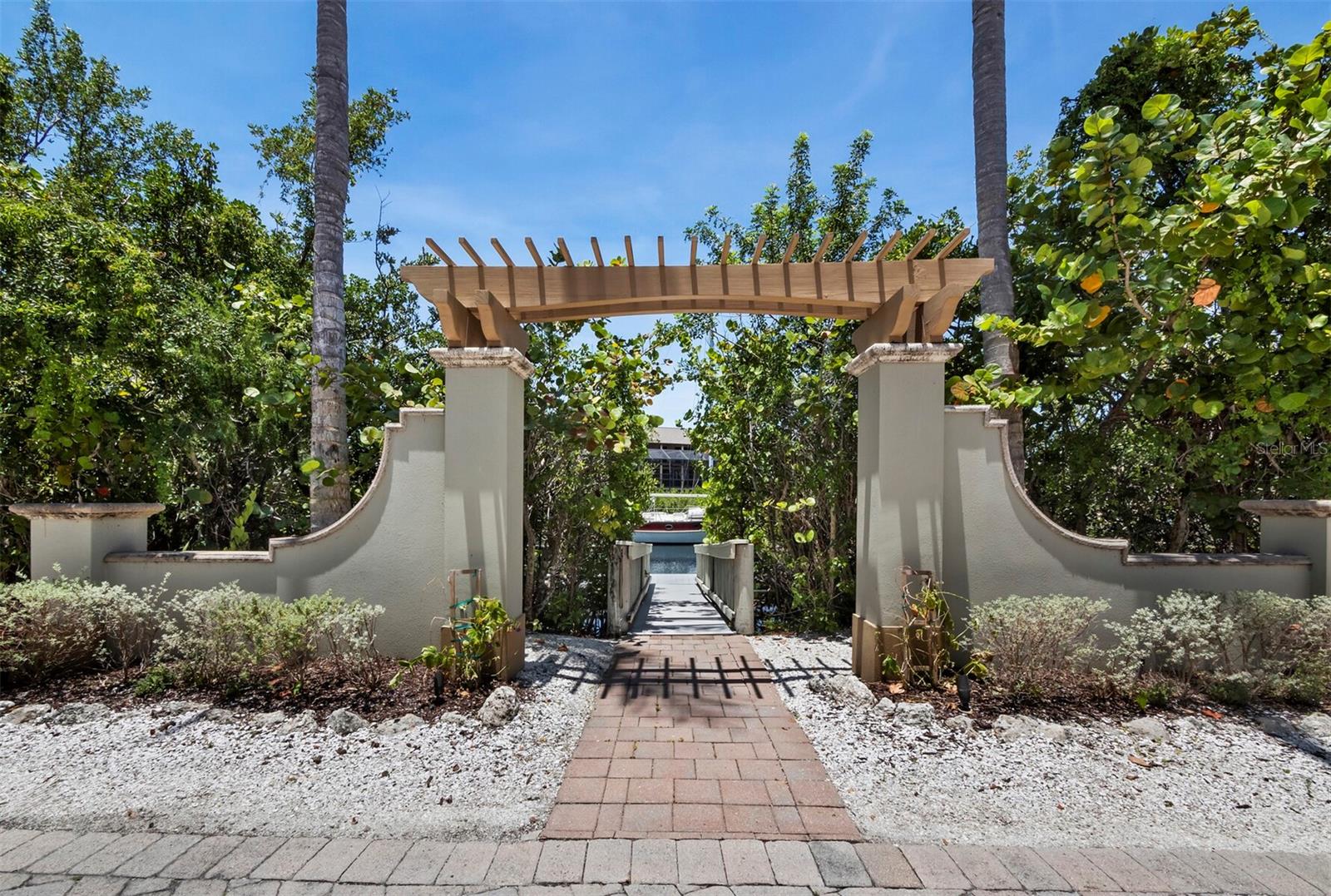 HIDDEN HARBOR - Residential