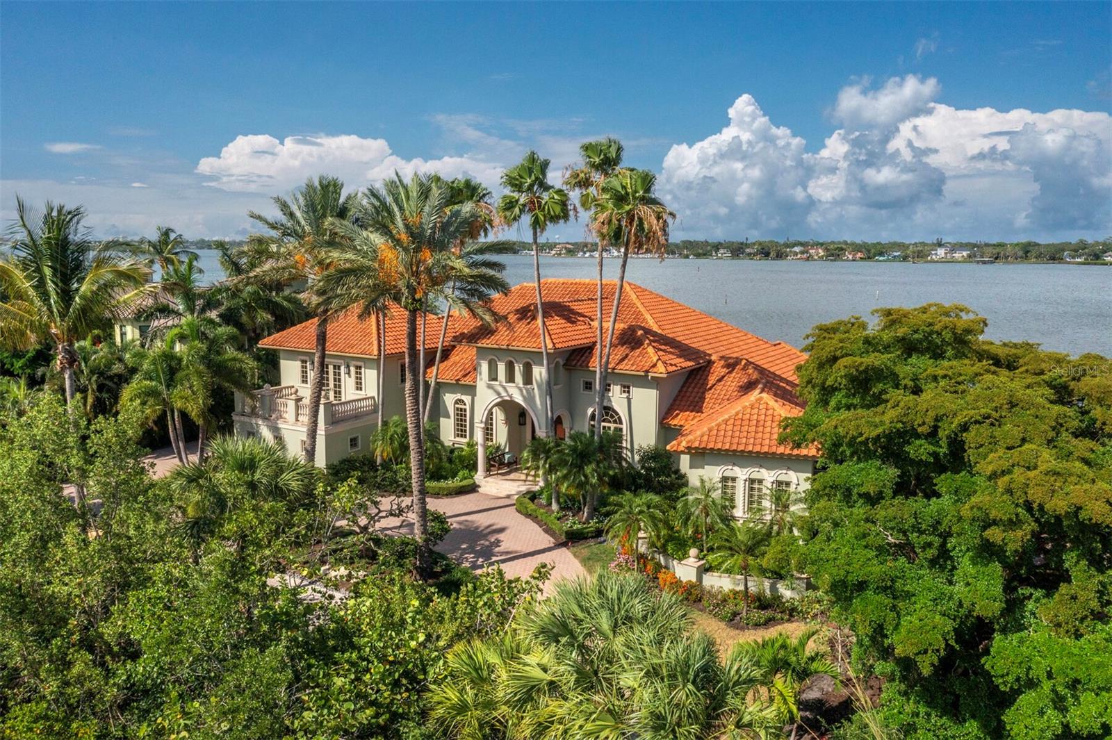 HIDDEN HARBOR - Residential