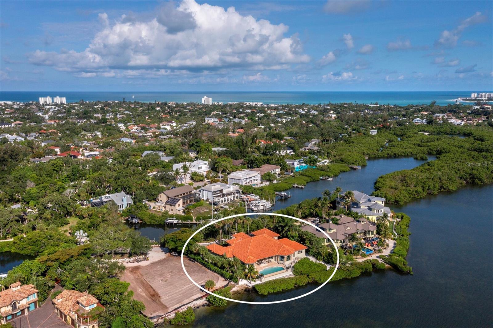 HIDDEN HARBOR - Residential