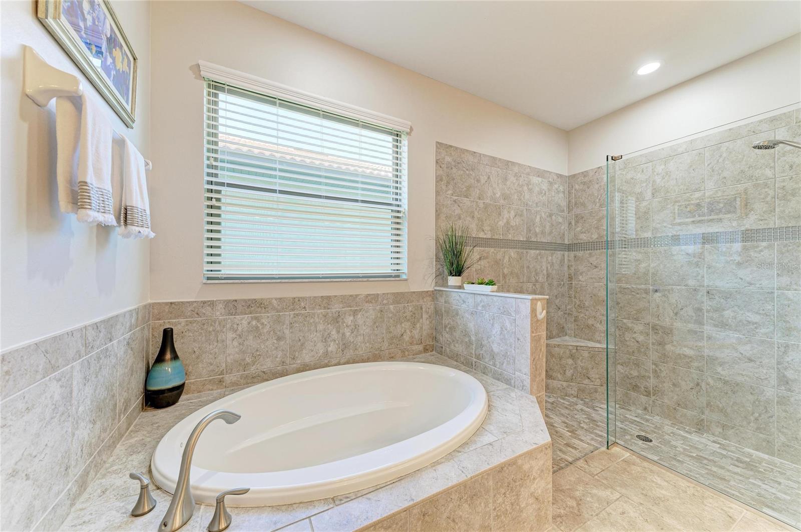 TOSCANA ISLES - Residential