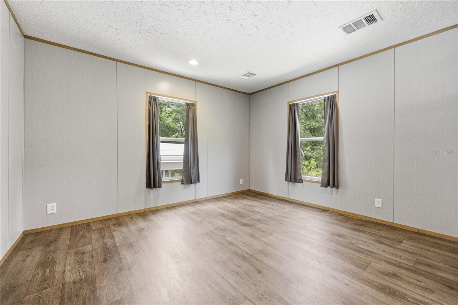 OAK MEADOWS - Residential