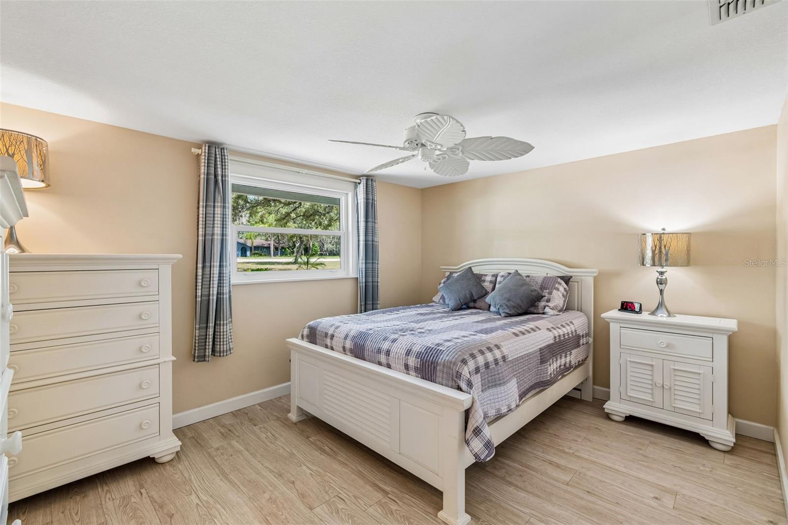 GOLDEN ACRES - Residential