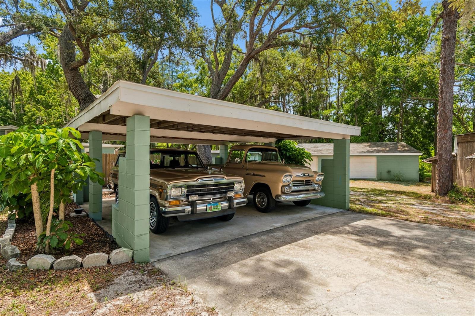 GOLDEN ACRES - Residential