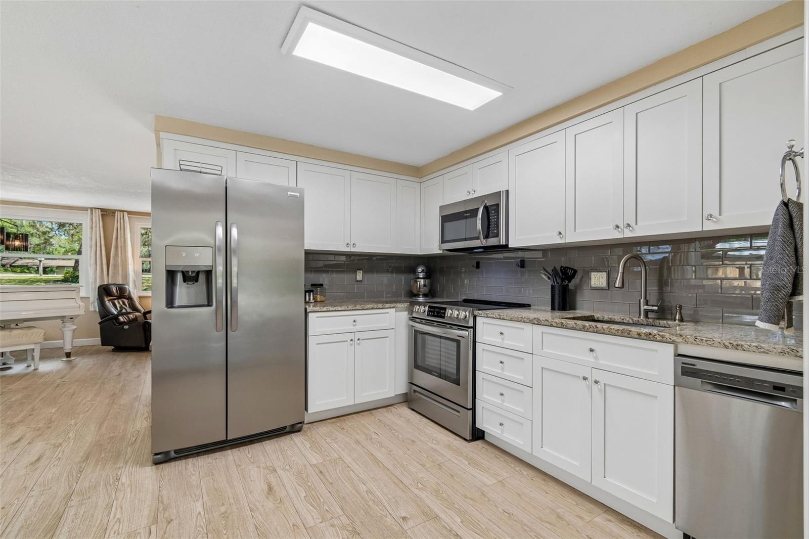 GOLDEN ACRES - Residential