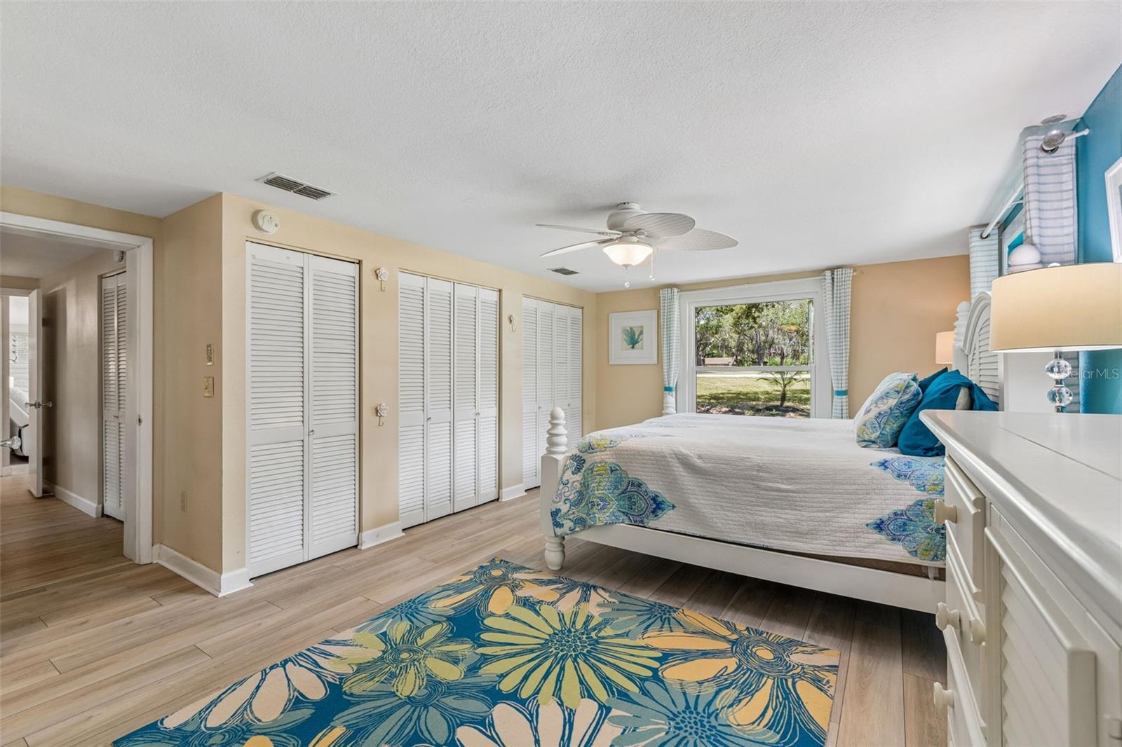 GOLDEN ACRES - Residential