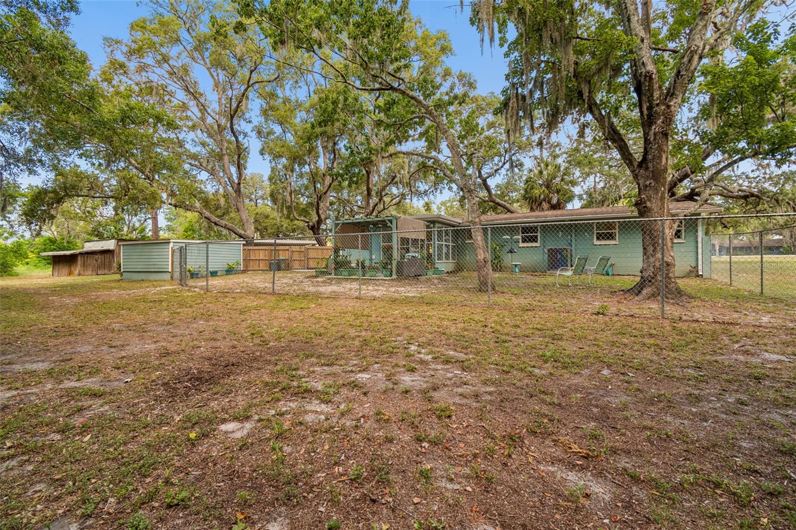 GOLDEN ACRES - Residential