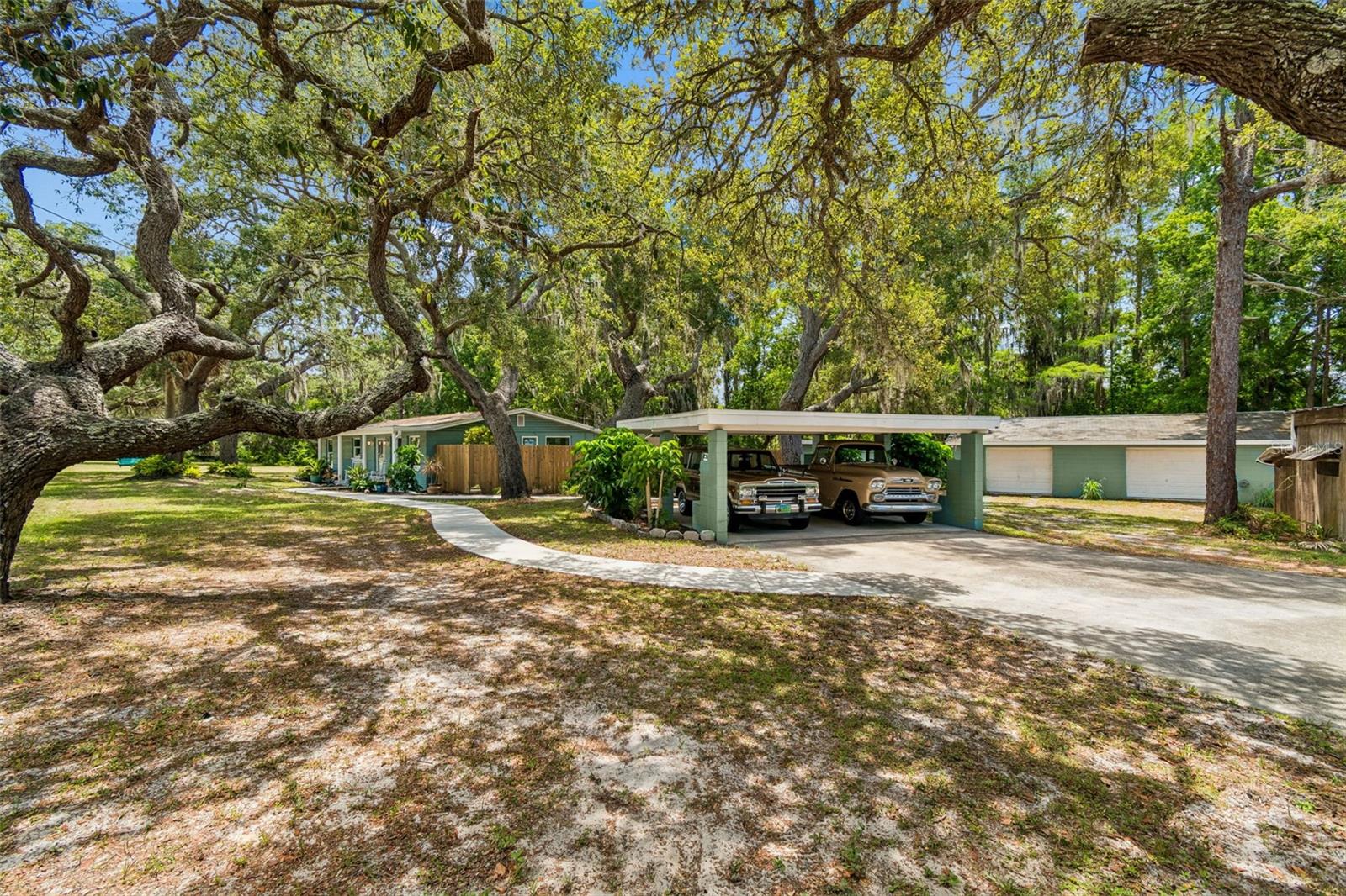 GOLDEN ACRES - Residential