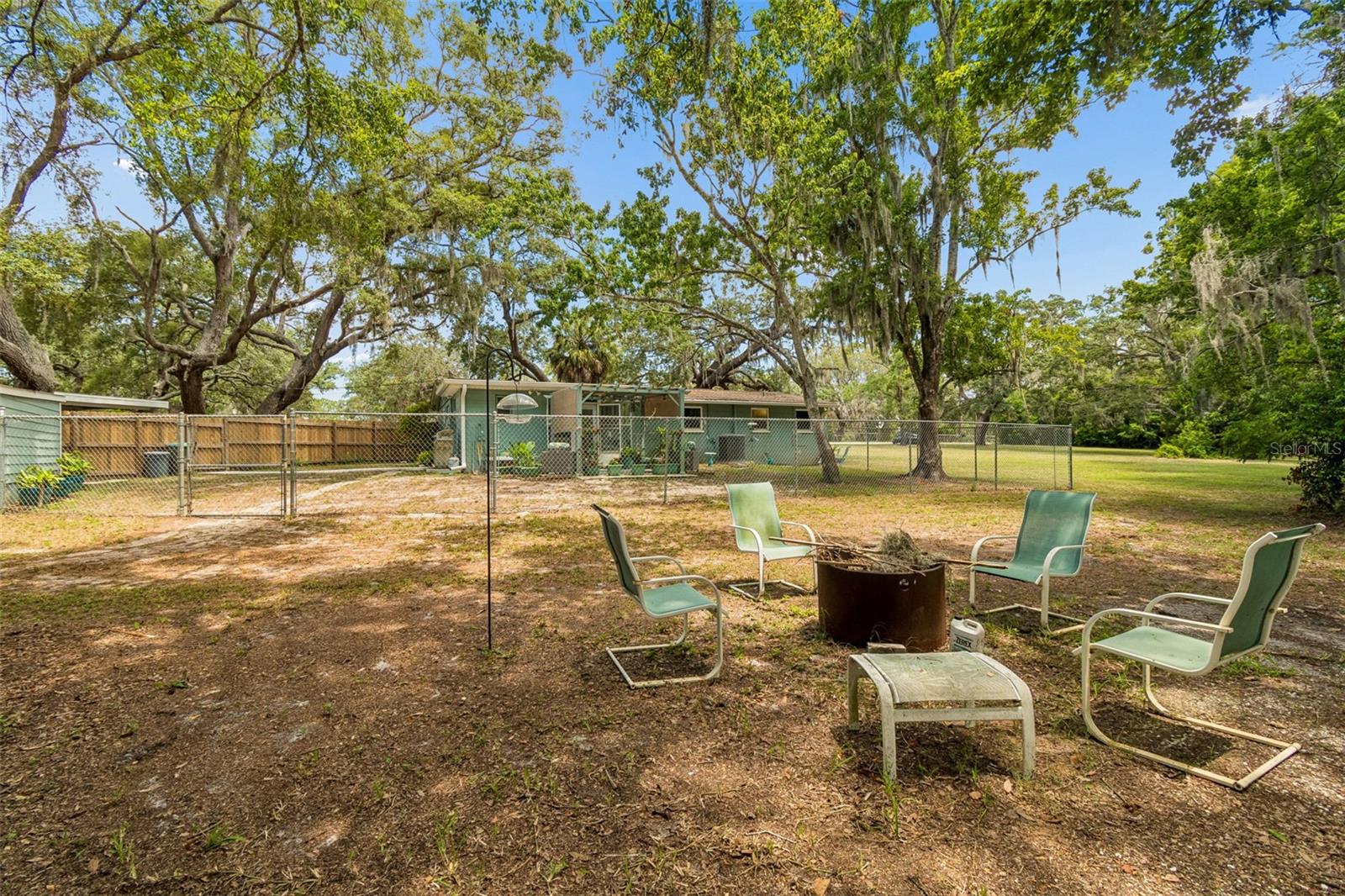GOLDEN ACRES - Residential