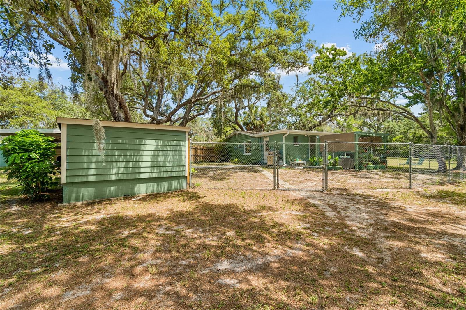 GOLDEN ACRES - Residential