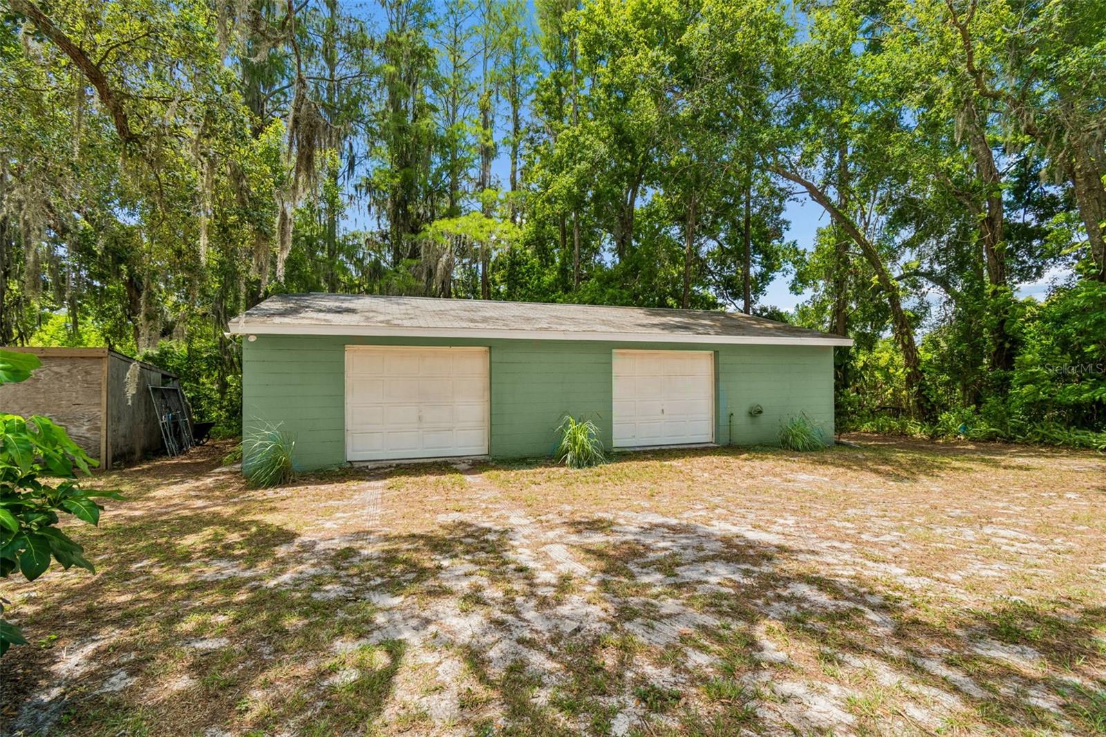 GOLDEN ACRES - Residential