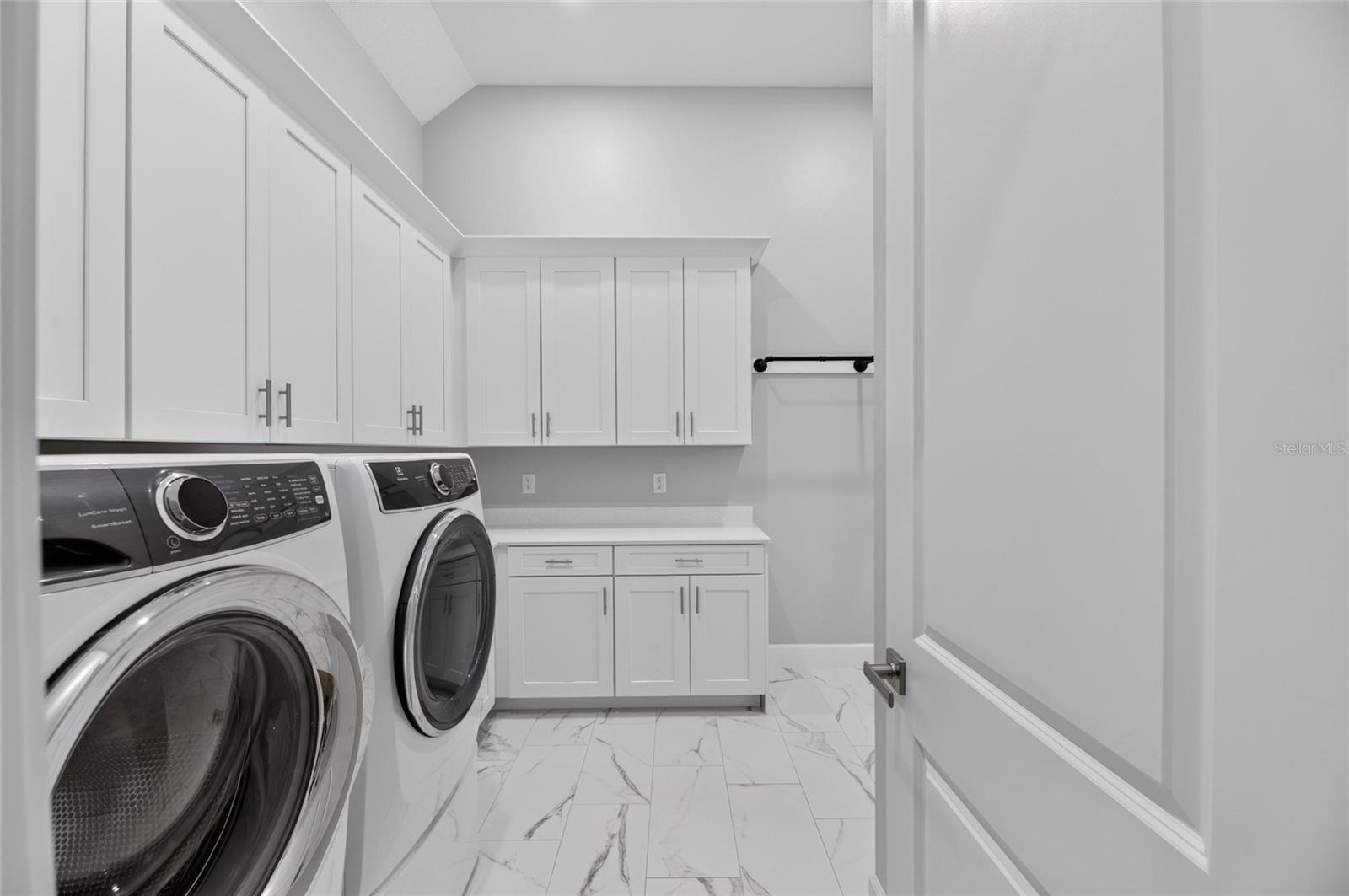MIRABAY PH 3C-3 - Residential