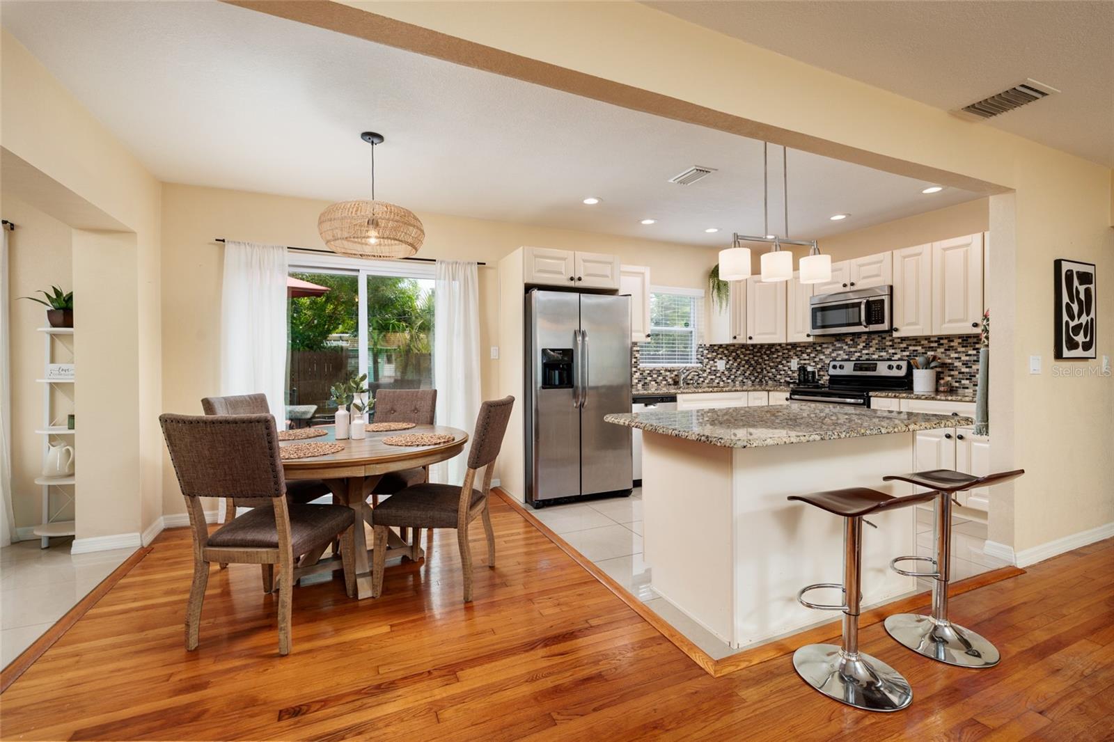 EAGLE CREST - Residential
