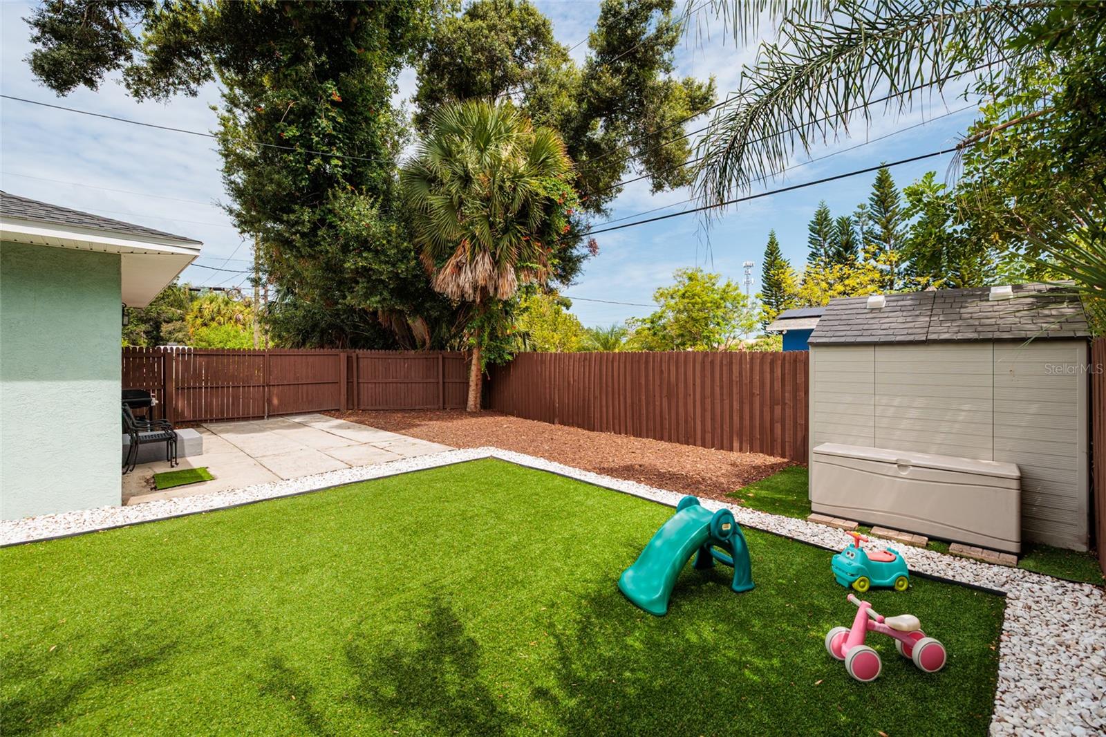 EAGLE CREST - Residential