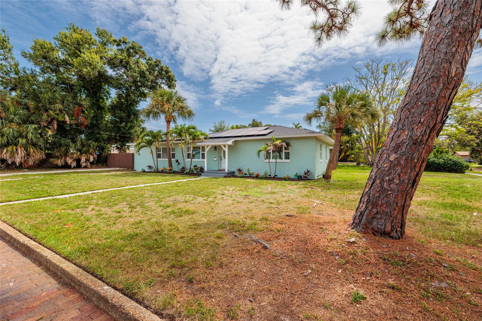 EAGLE CREST - Residential