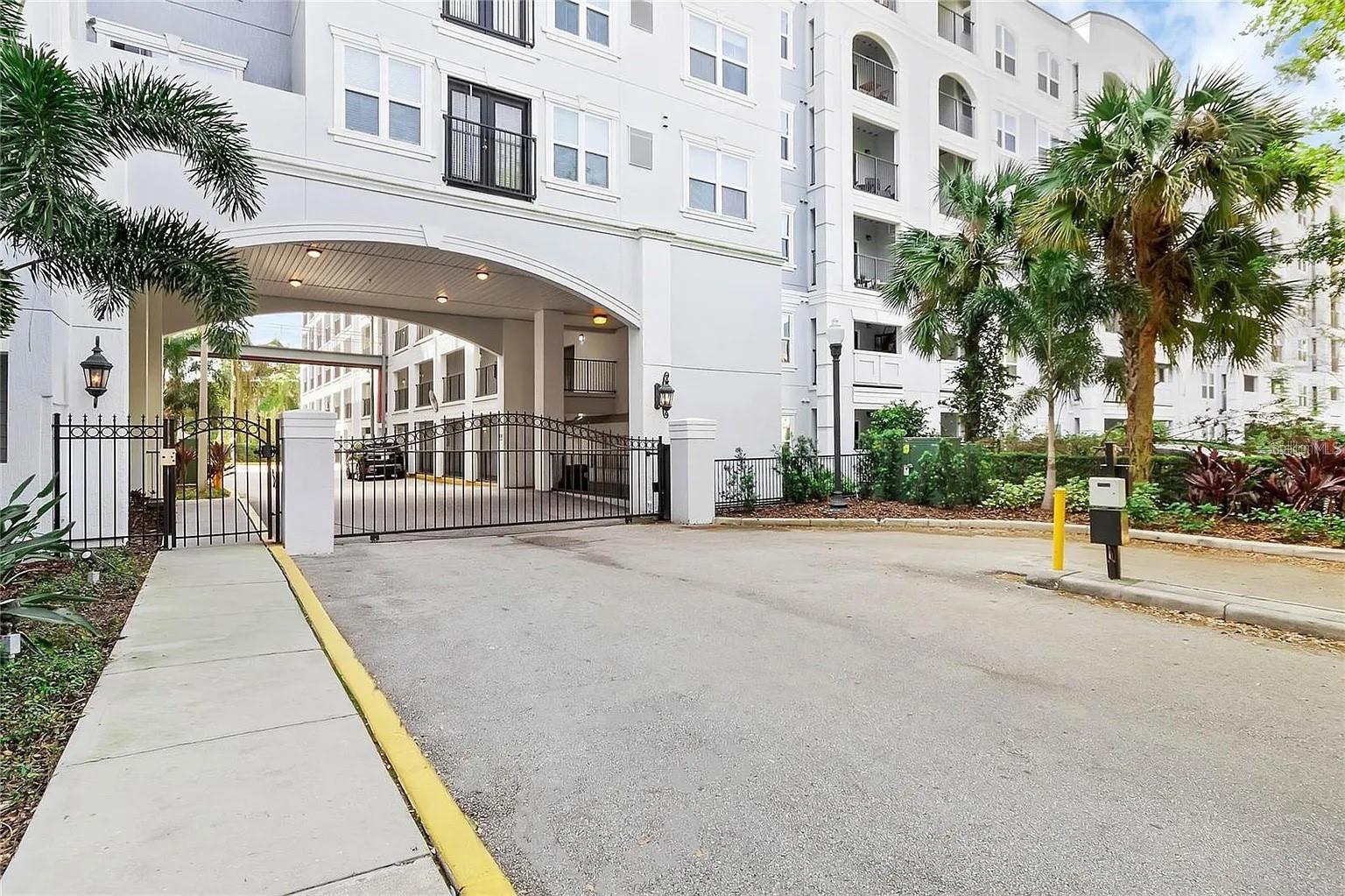 GRANDE DOWNTOWN - Residential Lease